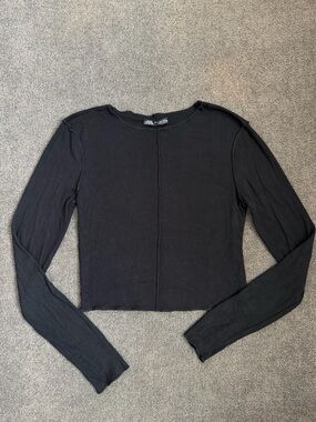 Zara Black Long Sleeve Cropped Tee with Center Seam
